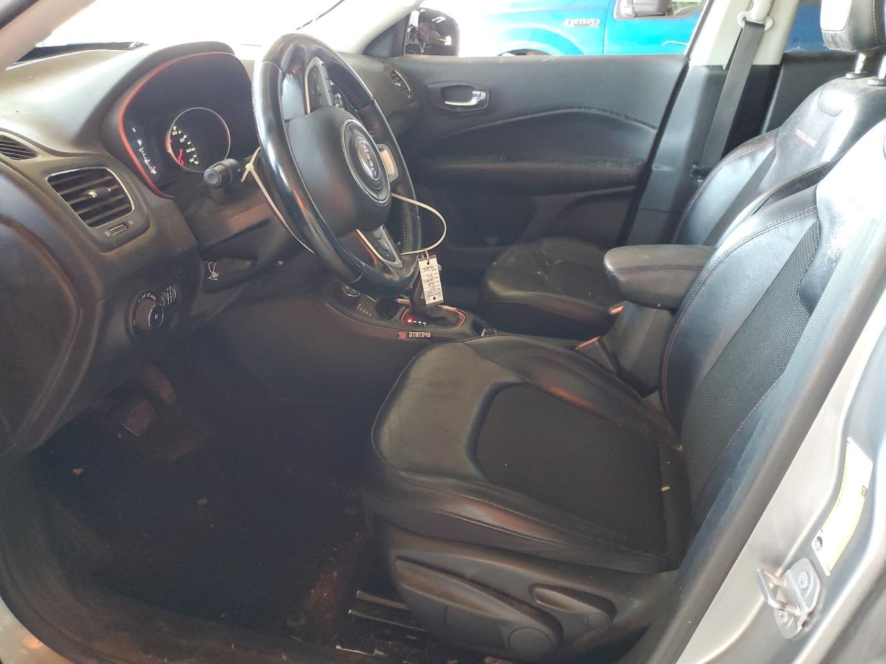 Lot #3318889916 2019 JEEP COMPASS TR