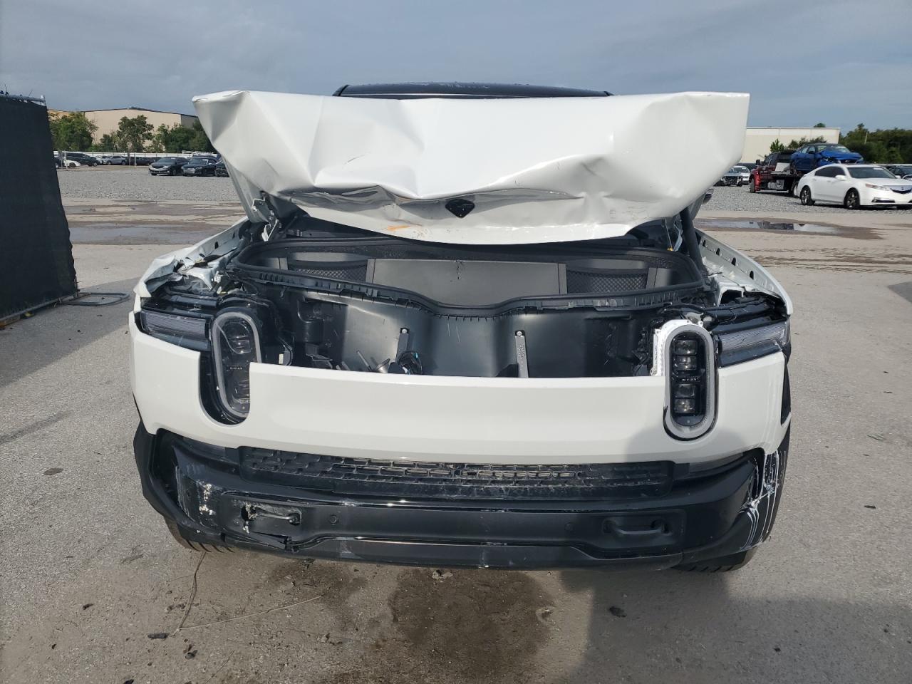 RIVIAN R1S ADVENTURE