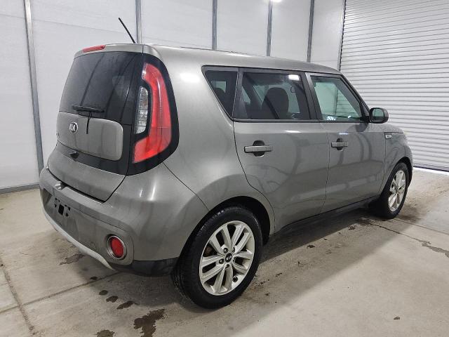 2019 KIA SOUL + KNDJP3A5XK7652677