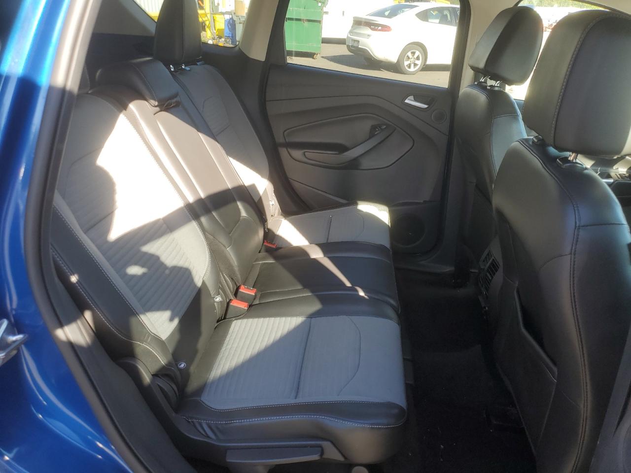 FORD ESCAPE TITANIUM