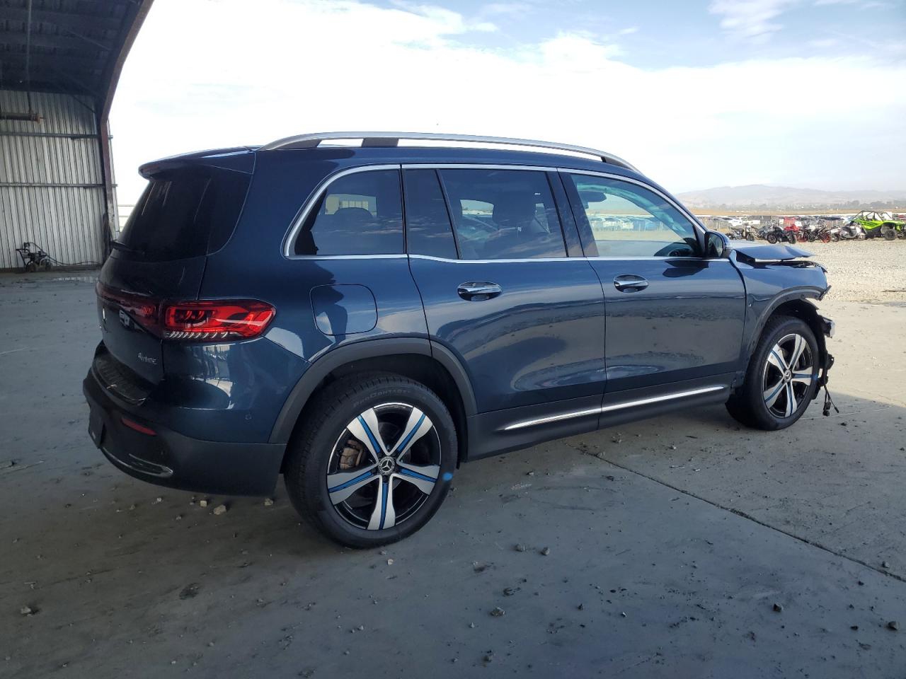 MERCEDES-BENZ EQB 300 4MATIC