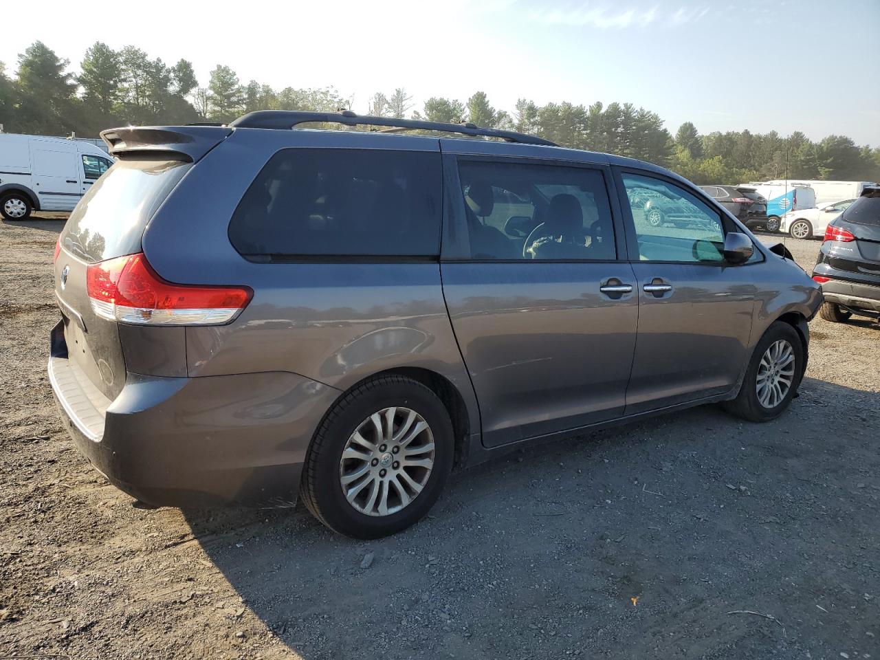 TOYOTA SIENNA XLE