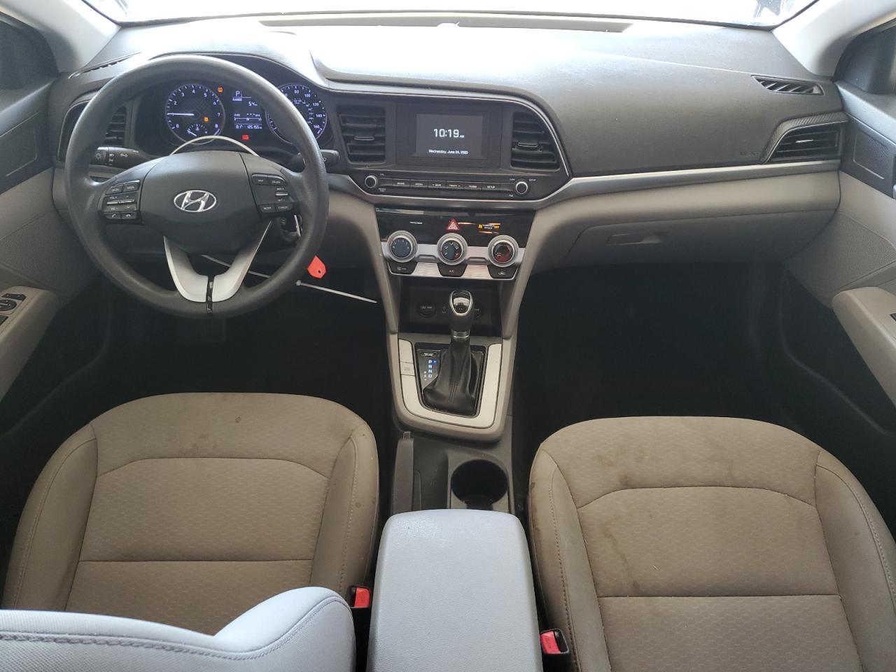 HYUNDAI ELANTRA SE