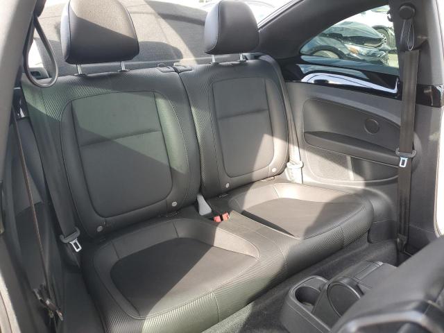 2018 VOLKSWAGEN BEETLE SE 3VWJD7AT4JM727714