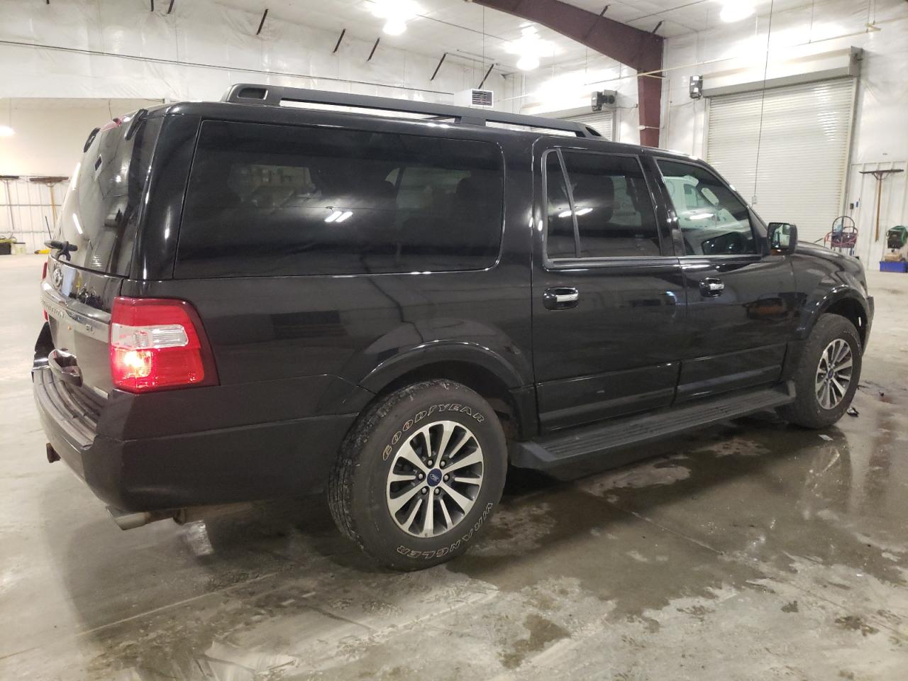 FORD EXPEDITION EL XLT
