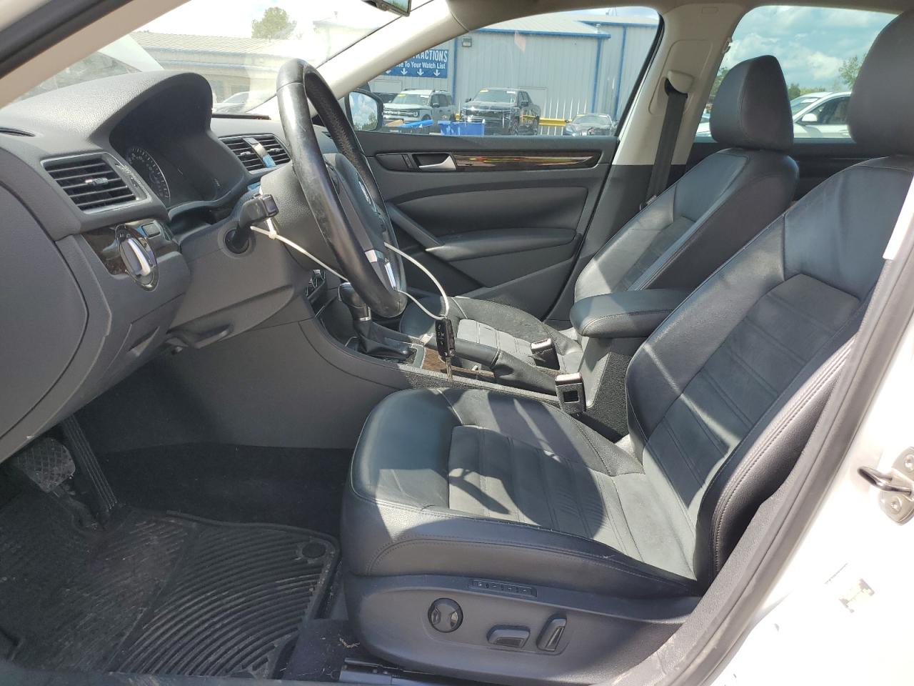 VOLKSWAGEN PASSAT SEL