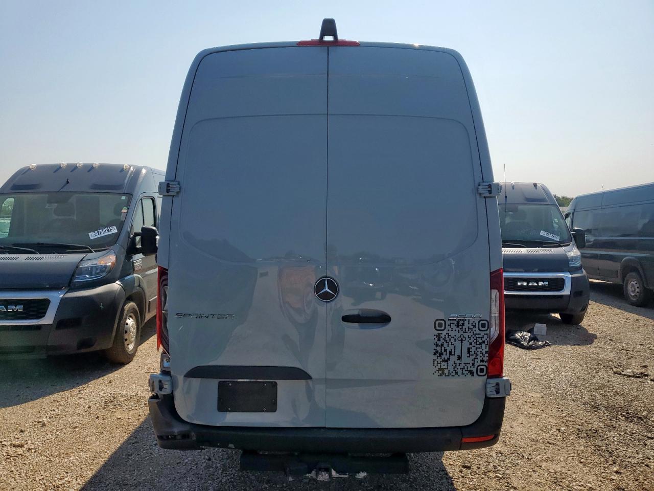 MERCEDES-BENZ SPRINTER 2500