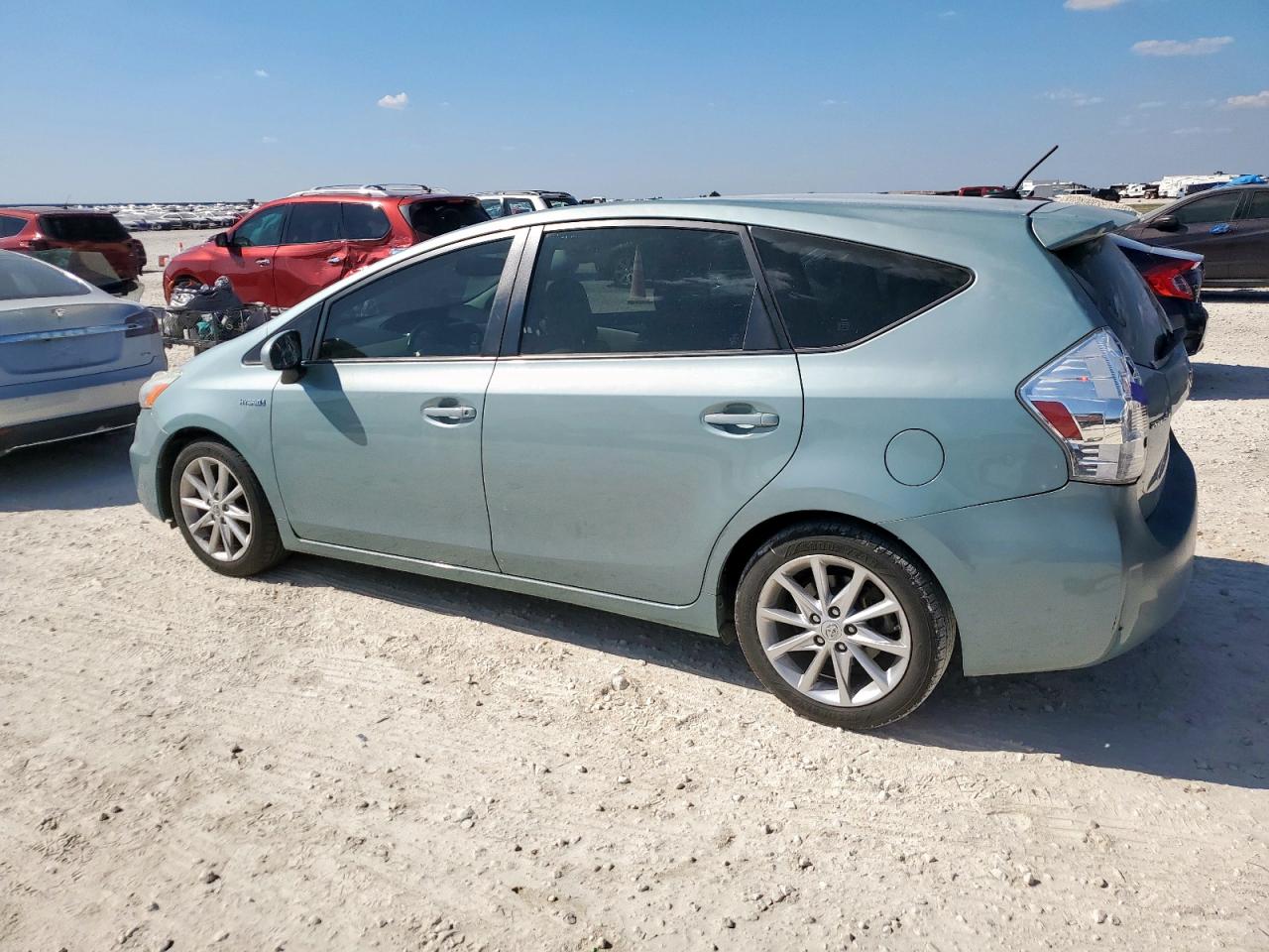 TOYOTA PRIUS V