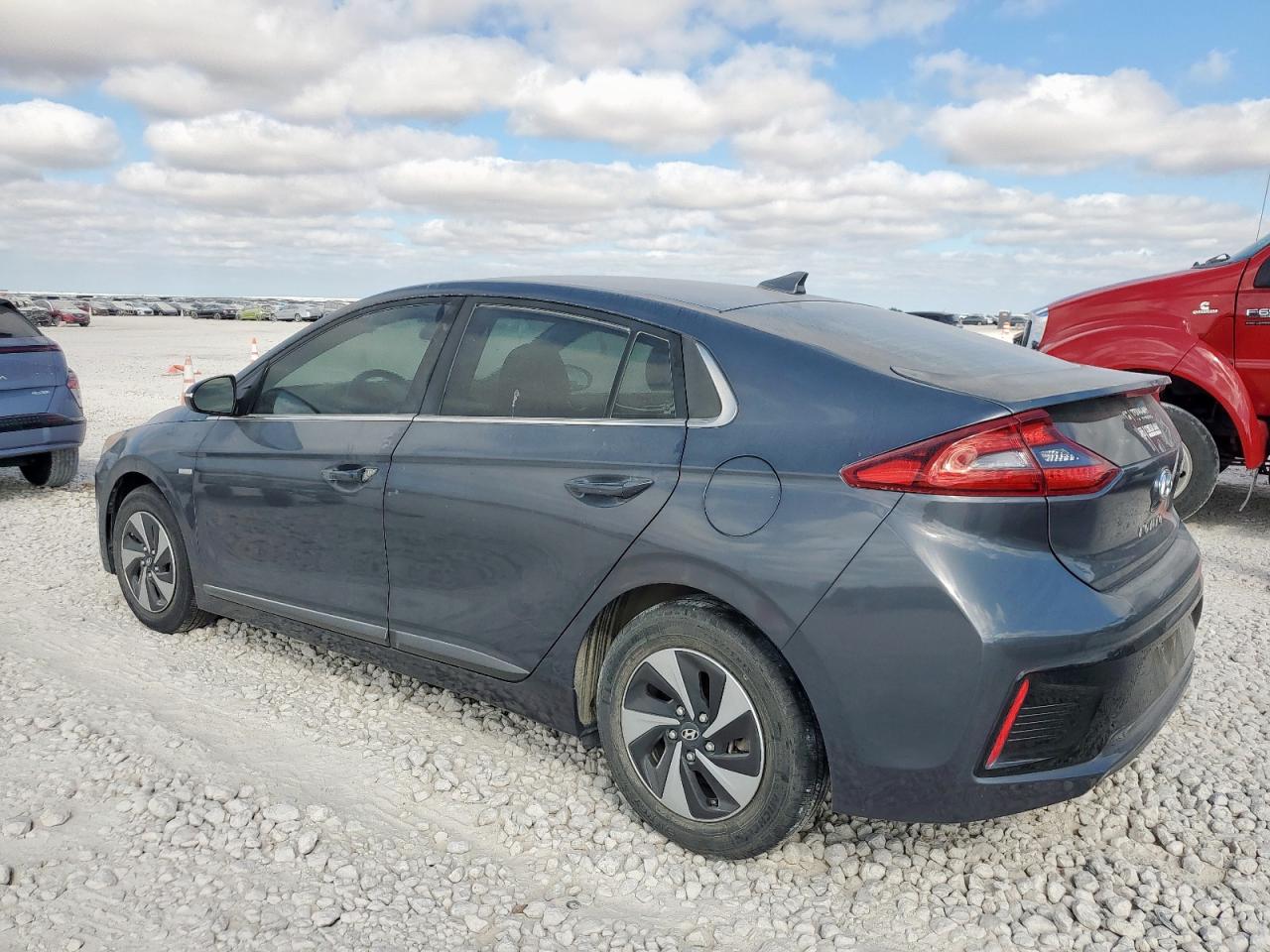 HYUNDAI IONIQ SEL