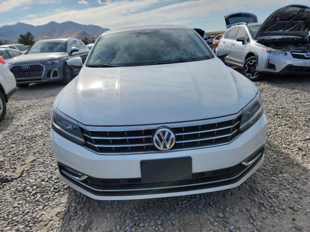 2018 VOLKSWAGEN PASSAT SE 1VWBA7A30JC030412