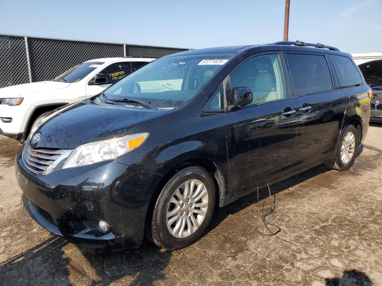 TOYOTA SIENNA XLE