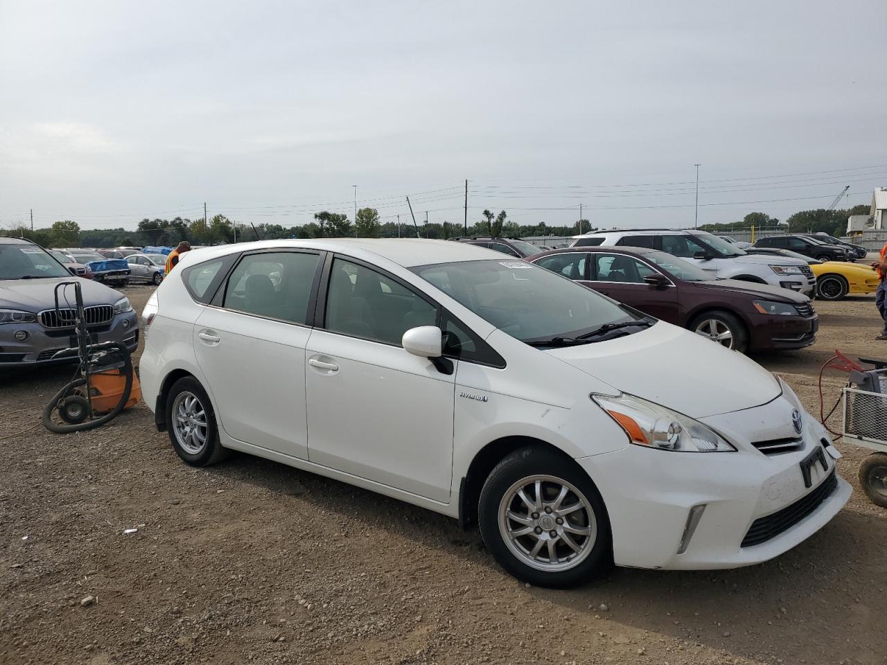 TOYOTA PRIUS V