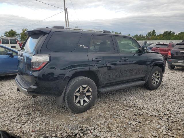 2018 TOYOTA 4RUNNER SR JTEBU5JR1J5530095