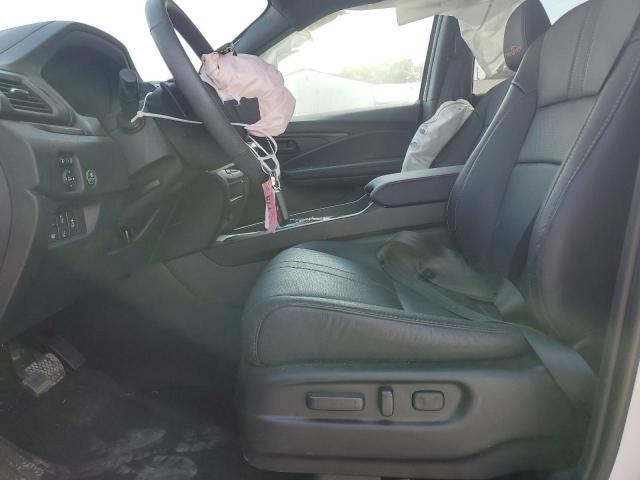 2024 HONDA PASSPORT T 5FNYF8H69RB008623