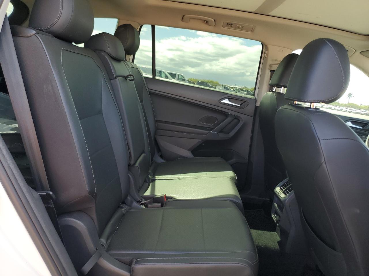 VOLKSWAGEN TIGUAN SE