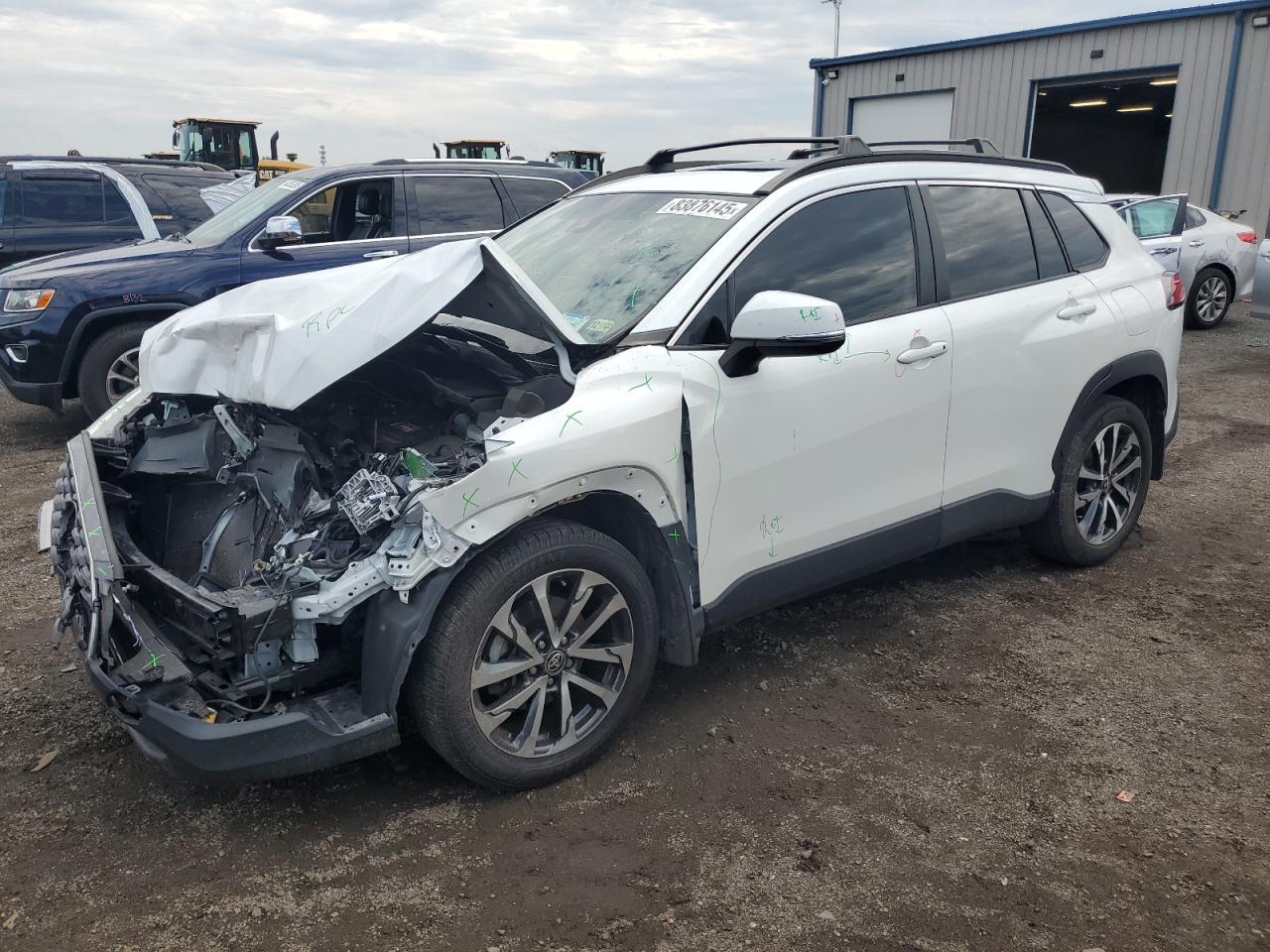 TOYOTA COROLLA CROSS XLE