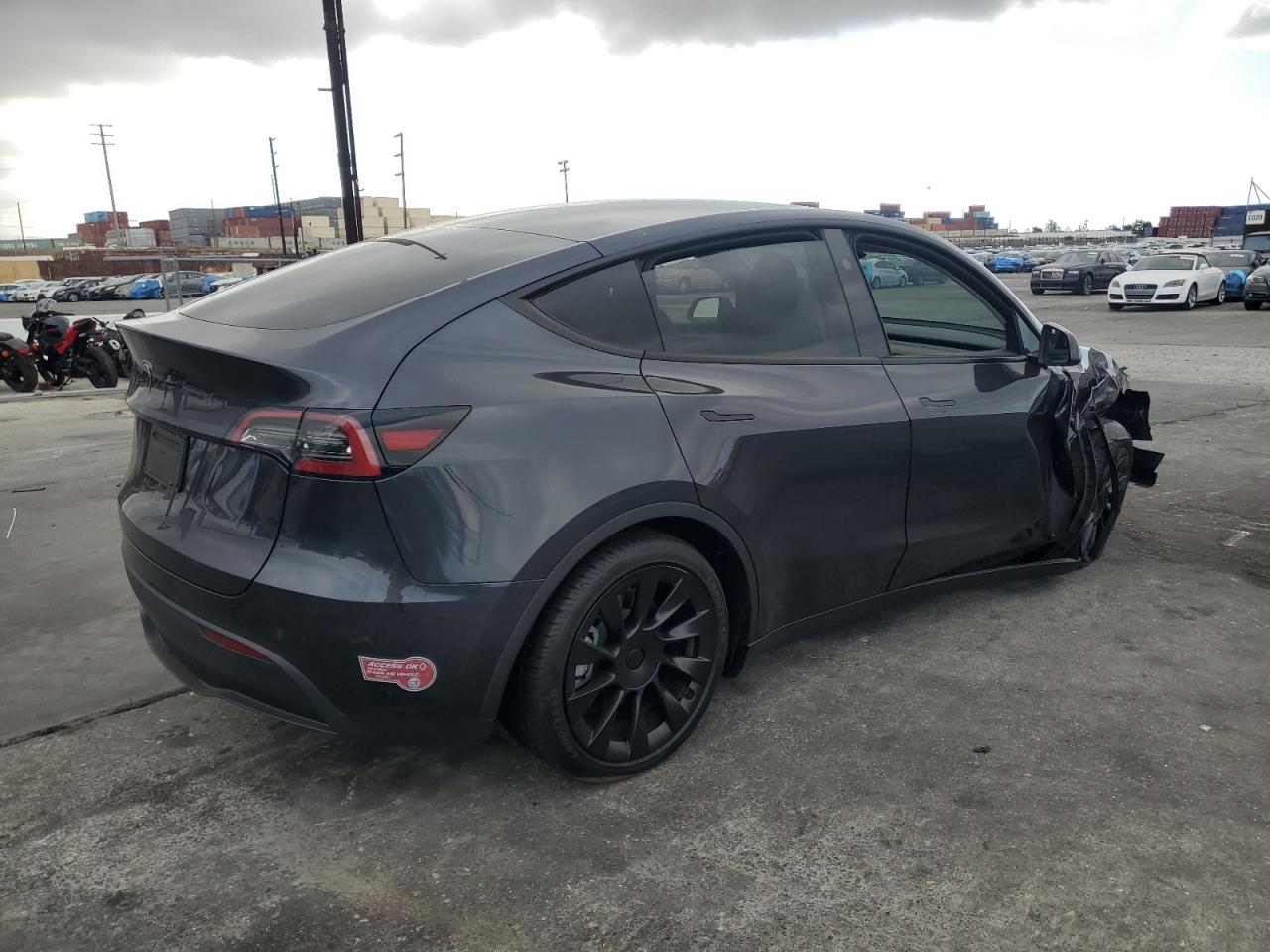 TESLA MODEL Y