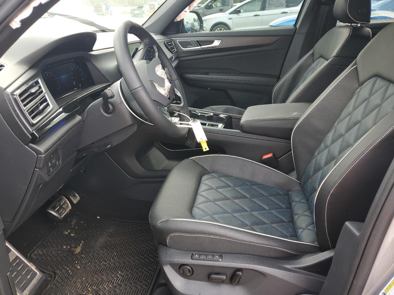 VOLKSWAGEN ATLAS CROSS SPORT SEL PREMIUM R-LINE