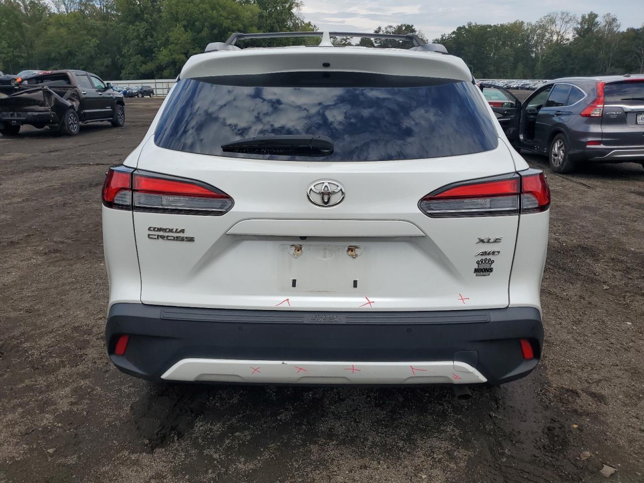 TOYOTA COROLLA CROSS XLE