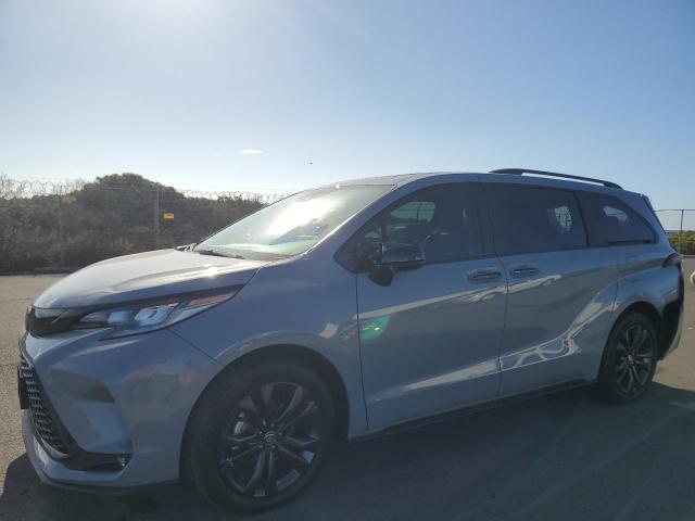 Global Auto Auctions: 2025 TOYOTA SIENNA XSE