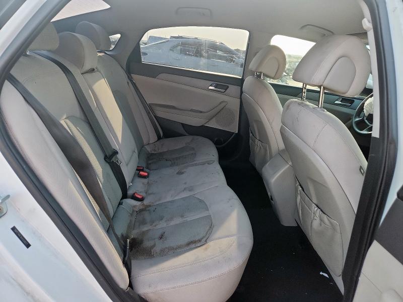 2017 HYUNDAI SONATA SE 5NPE24AF9HH558017