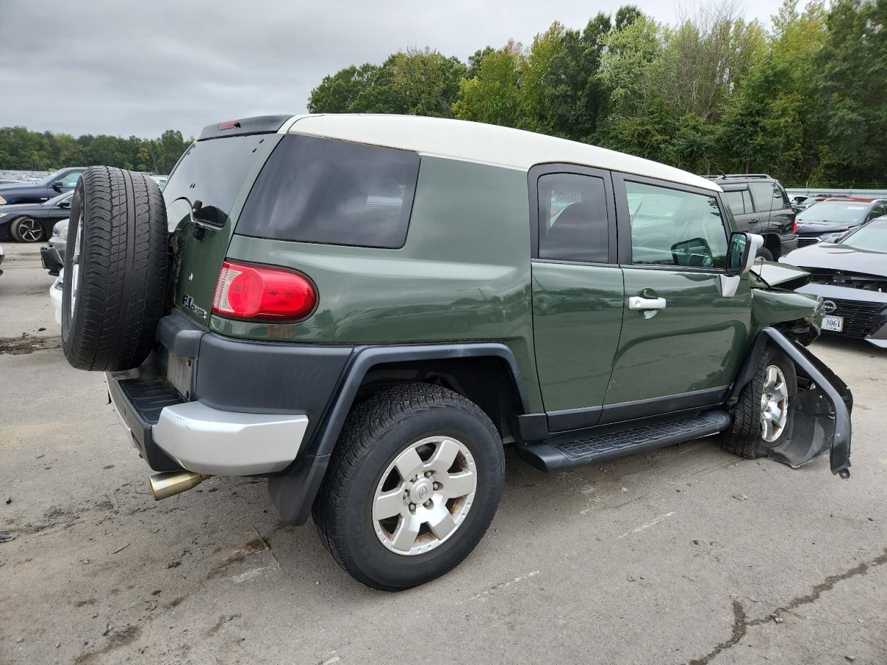 TOYOTA FJ CRUISER