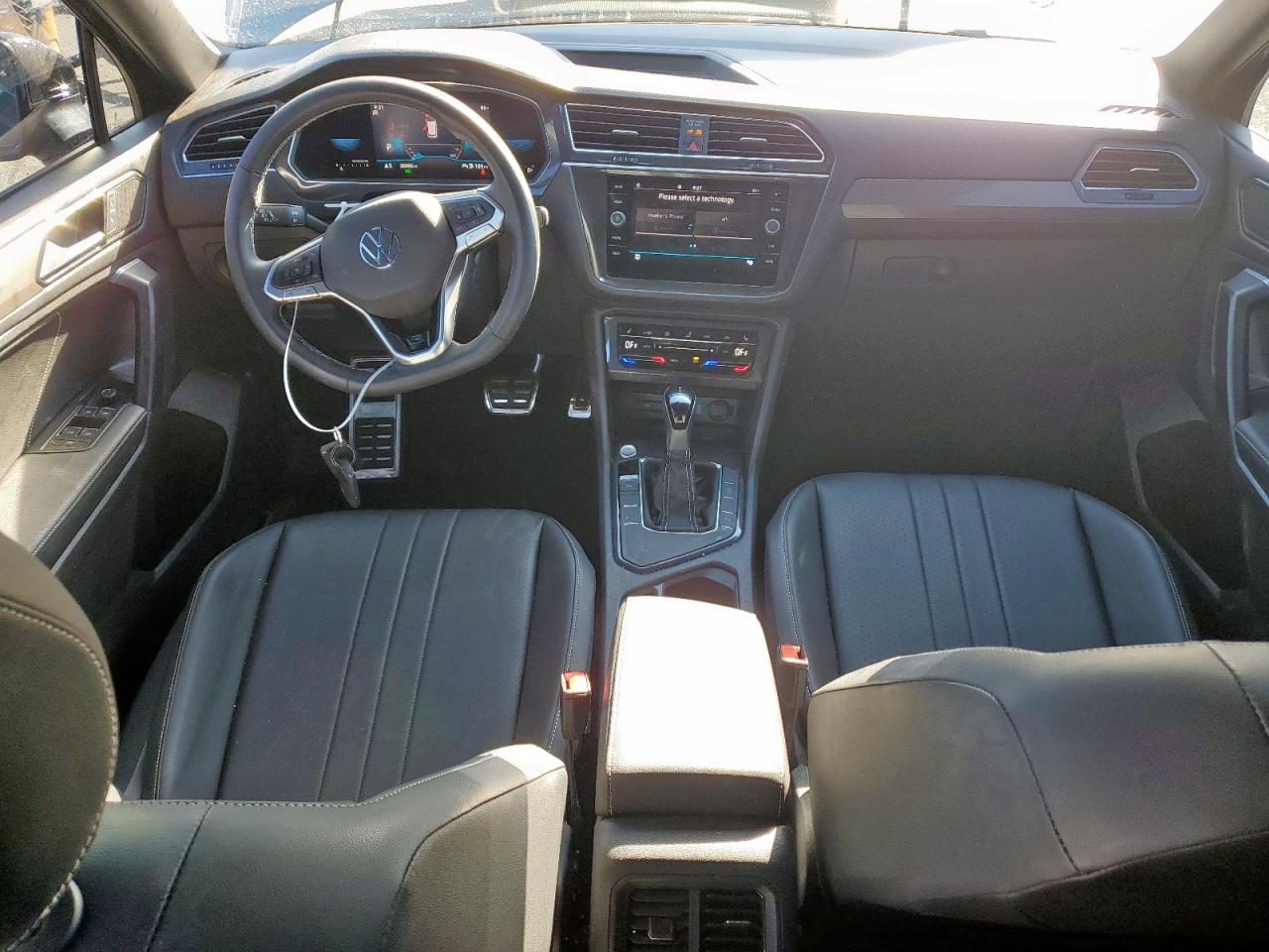 VOLKSWAGEN TIGUAN SE R-LINE BLACK