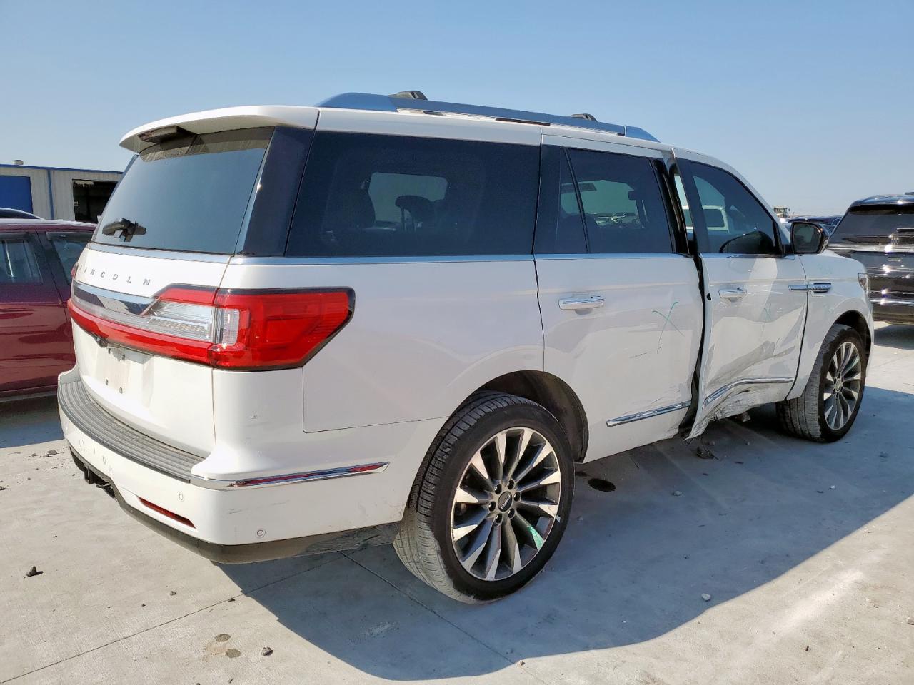 LINCOLN NAVIGATOR RESERVE