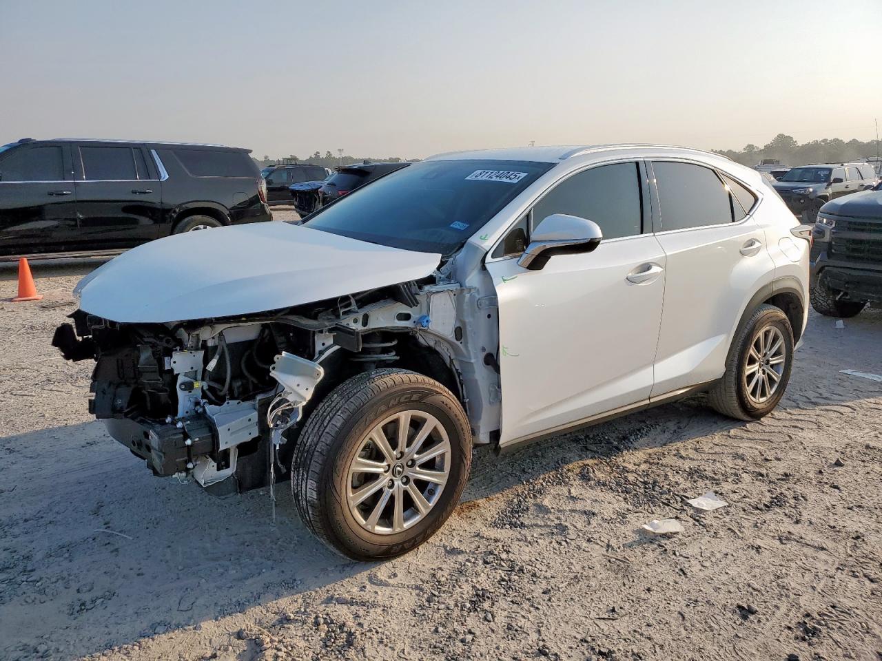LEXUS NX 300 BASE