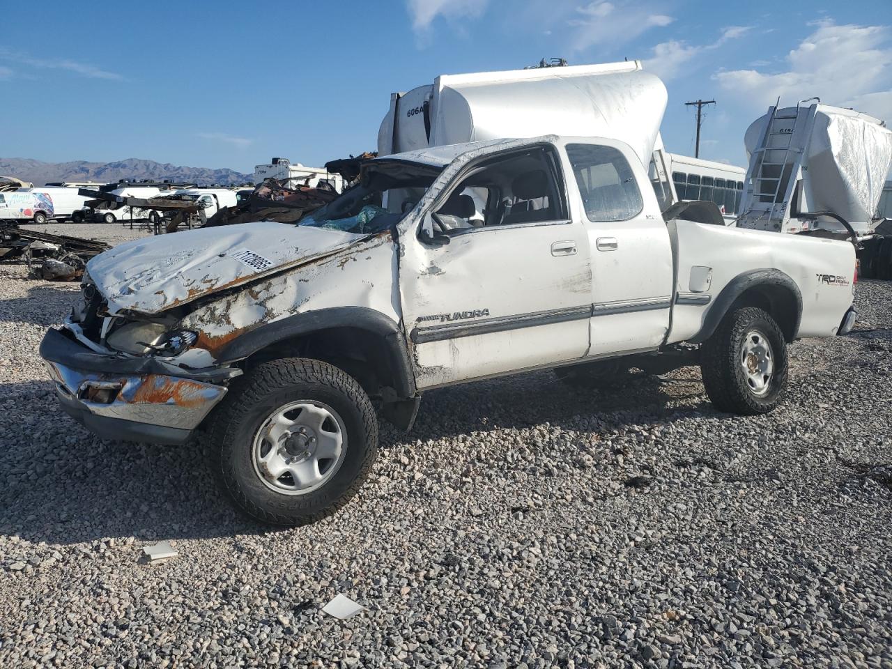 Lot #3275972790 2000 TOYOTA TUNDRA ACC