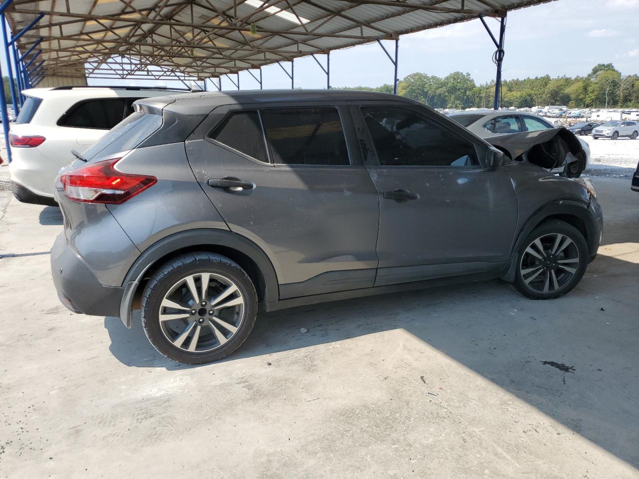 NISSAN KICKS S
