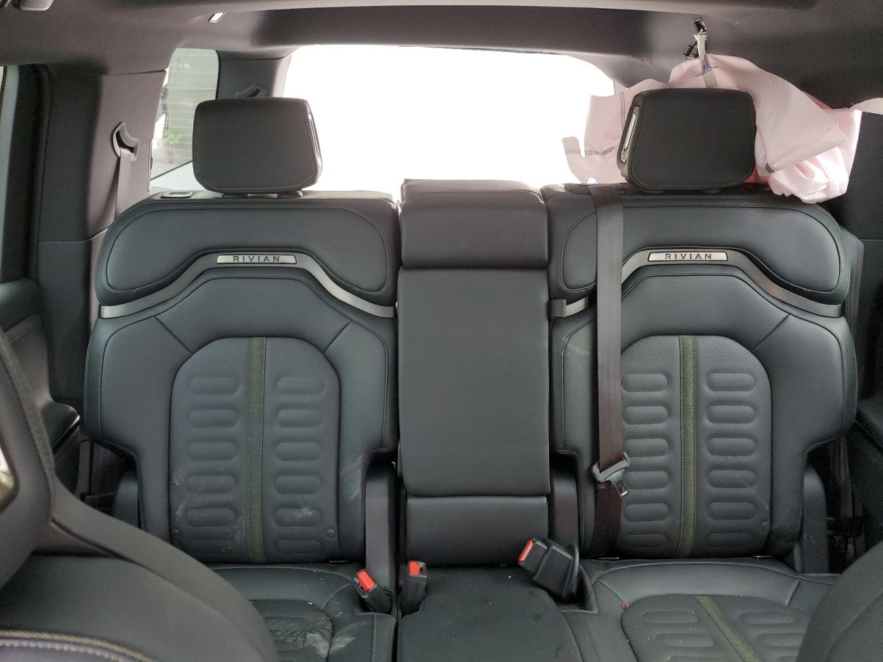 RIVIAN R1S ADVENTURE