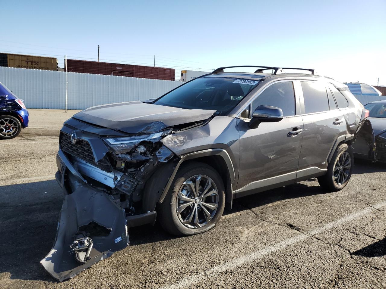TOYOTA RAV4 XLE PREMIUM