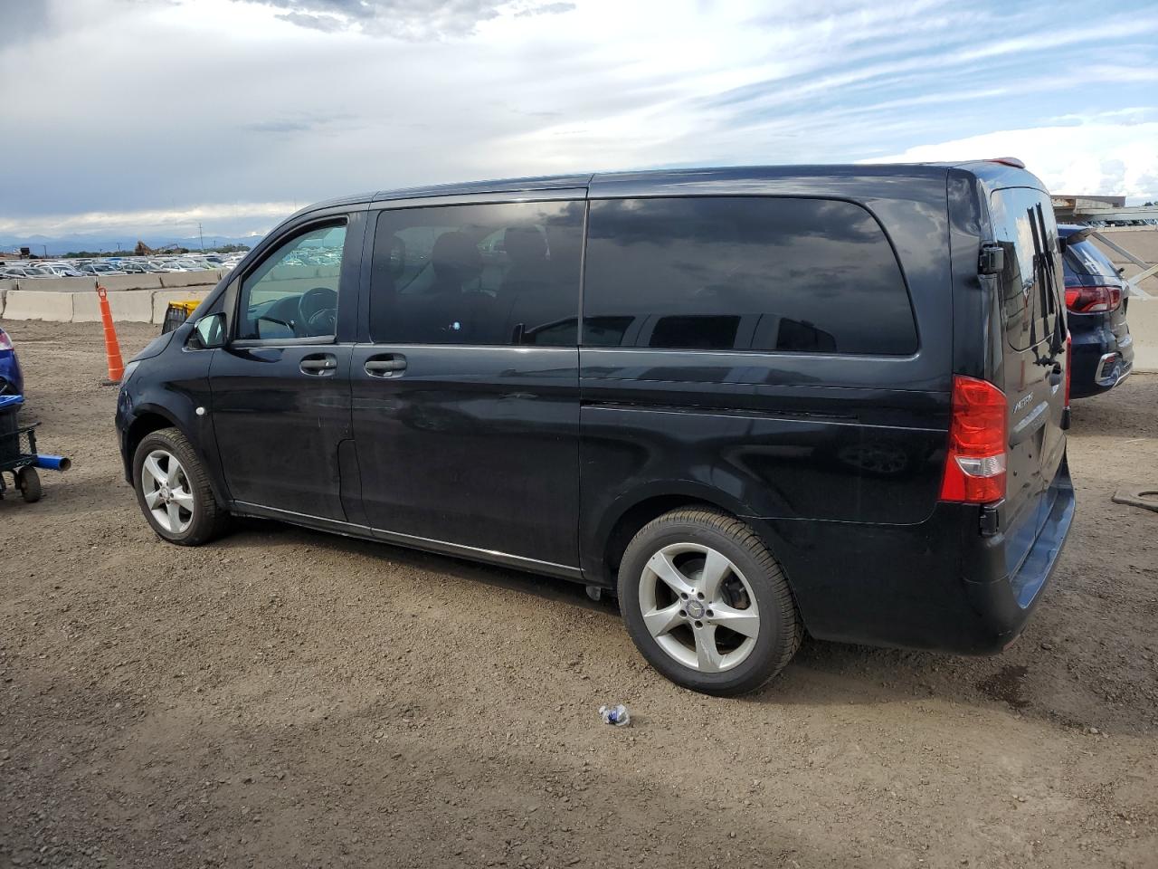 Lot #3279687915 2017 MERCEDES-BENZ METRIS PAS