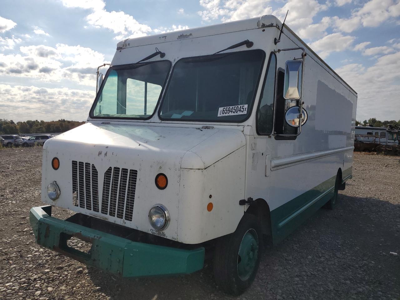  Salvage Freightliner Chassis M