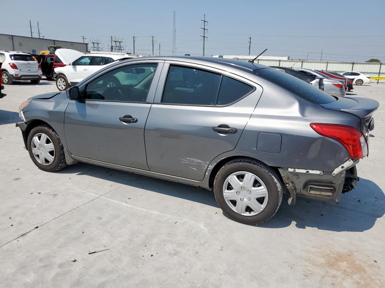 NISSAN VERSA S