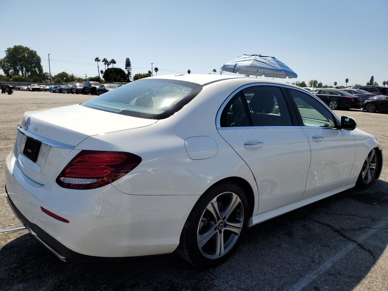 MERCEDES-BENZ E-CLASS 300