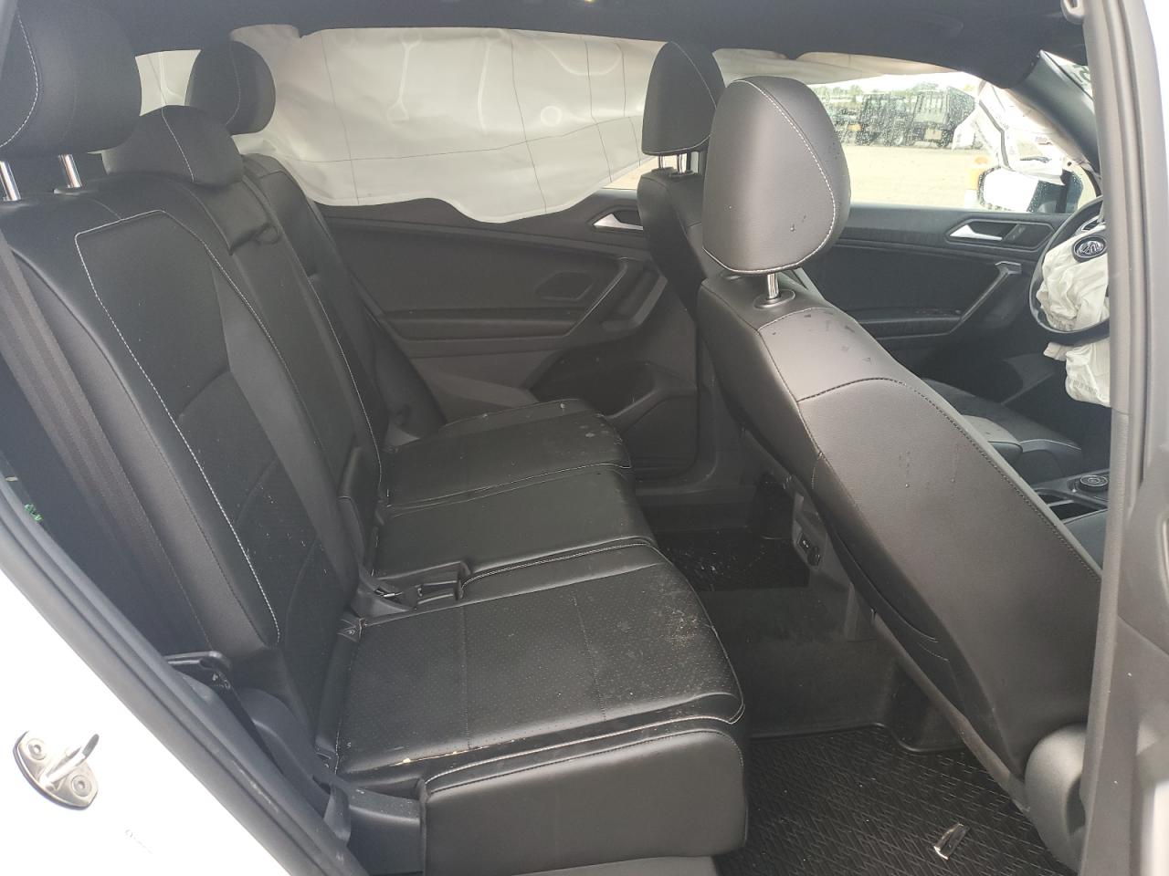 VOLKSWAGEN TIGUAN SE