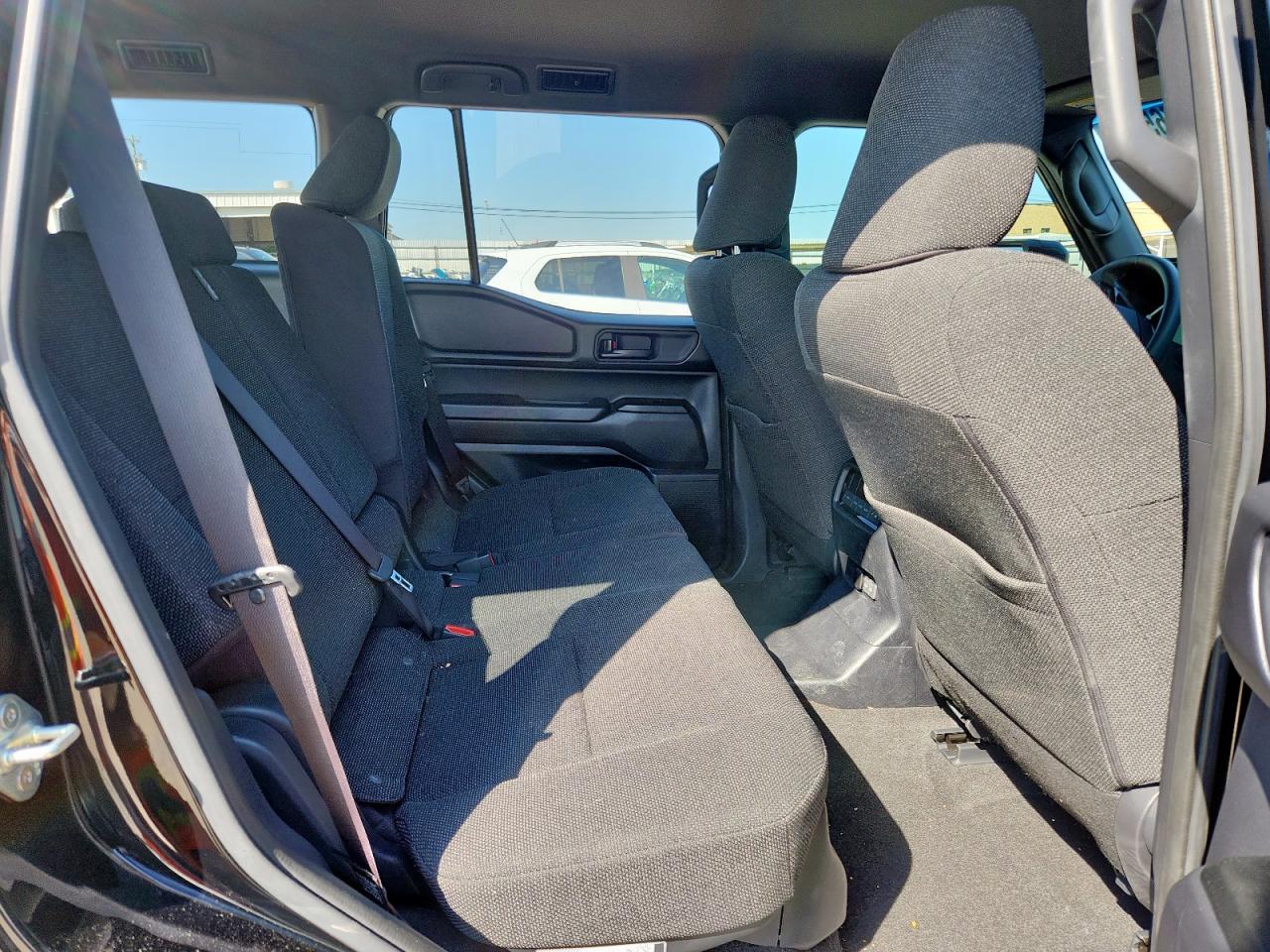 TOYOTA LAND CRUISER BASE