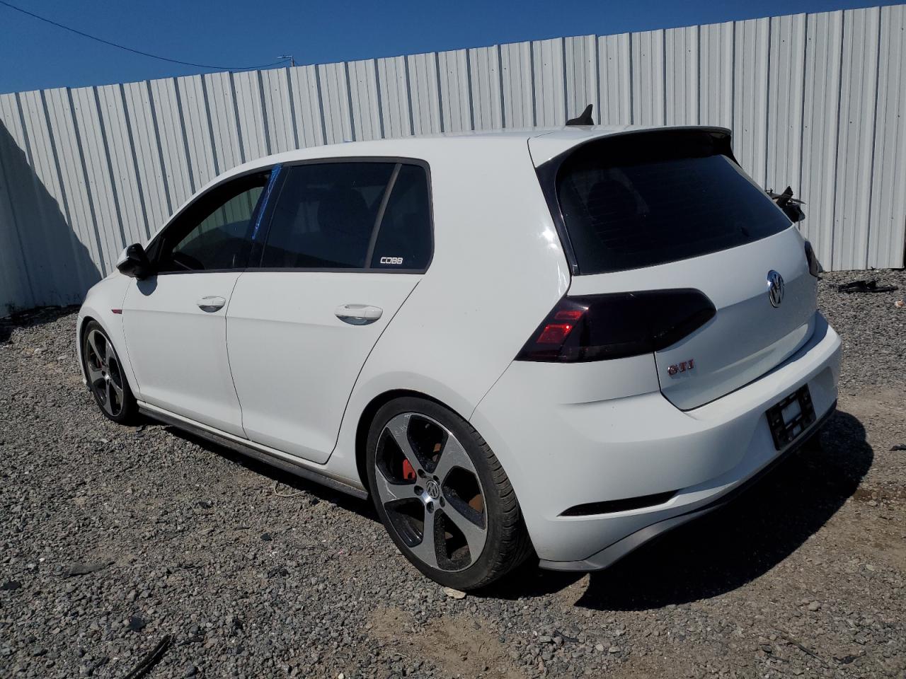 VOLKSWAGEN GOLF GTI S
