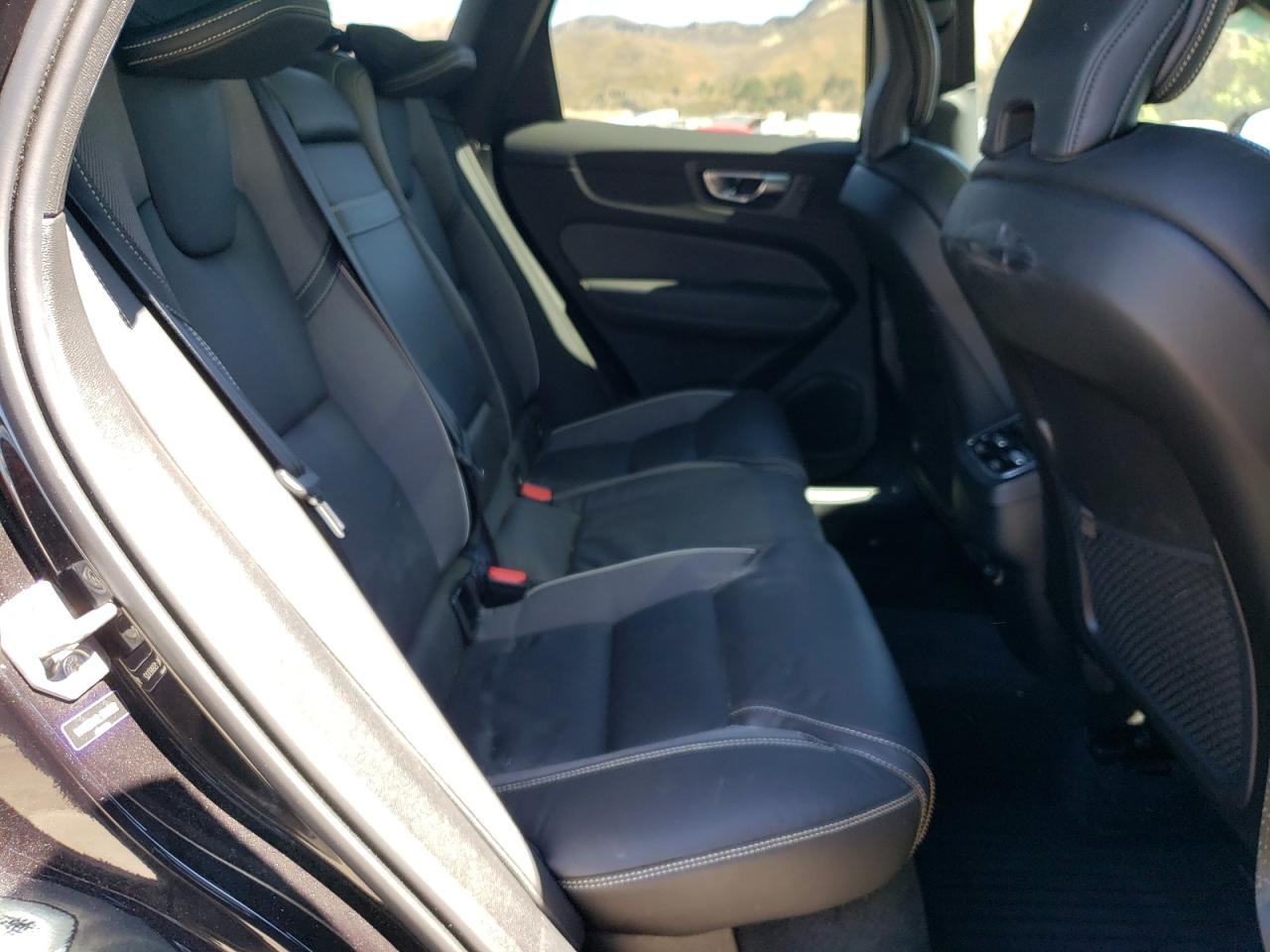 VOLVO XC60 T5 R-DESIGN