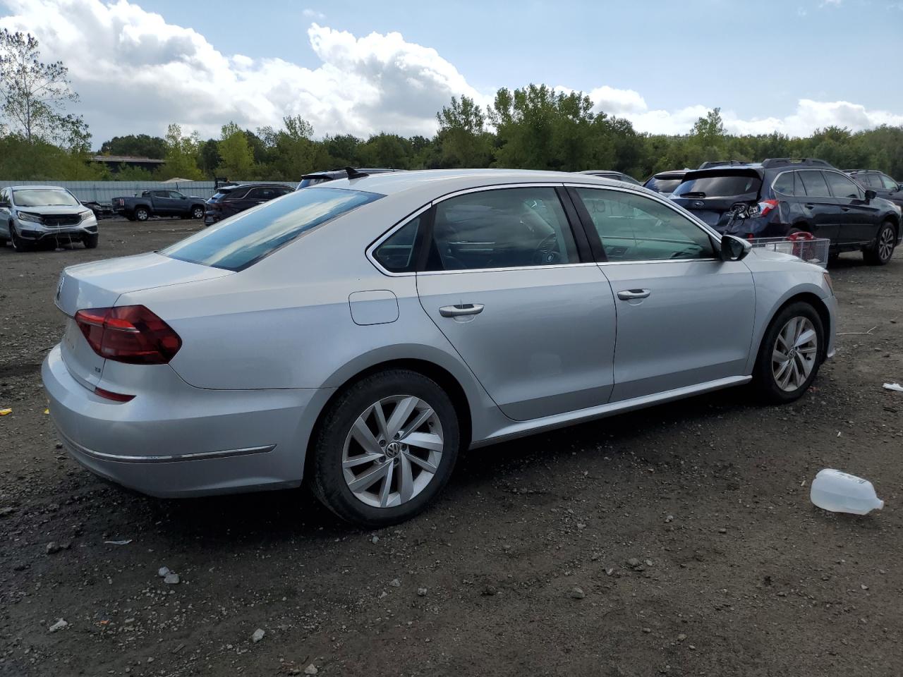 VOLKSWAGEN PASSAT SE