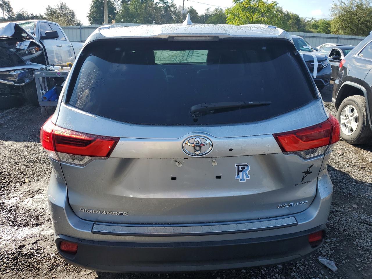 TOYOTA HIGHLANDER SE