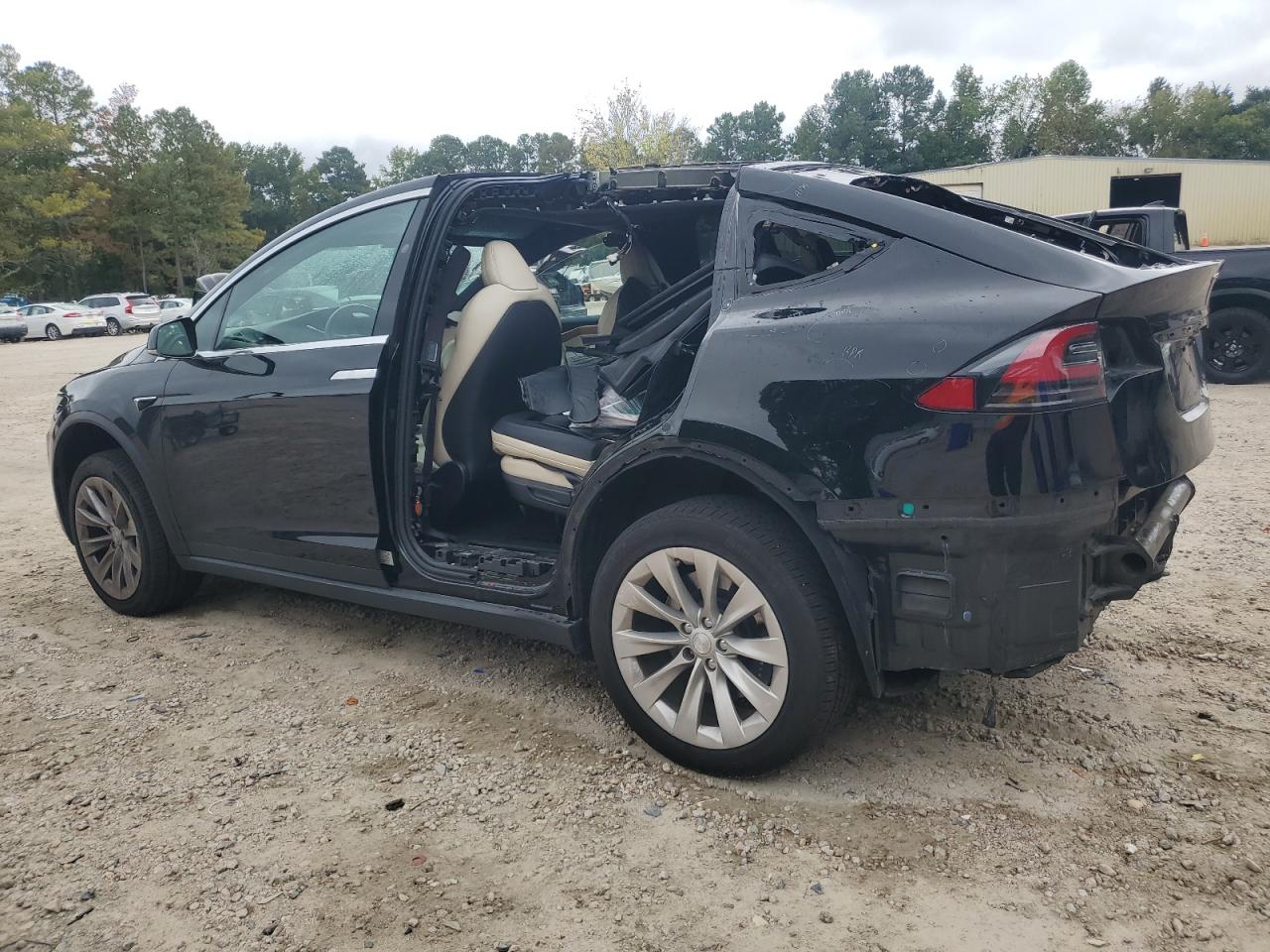 TESLA MODEL X