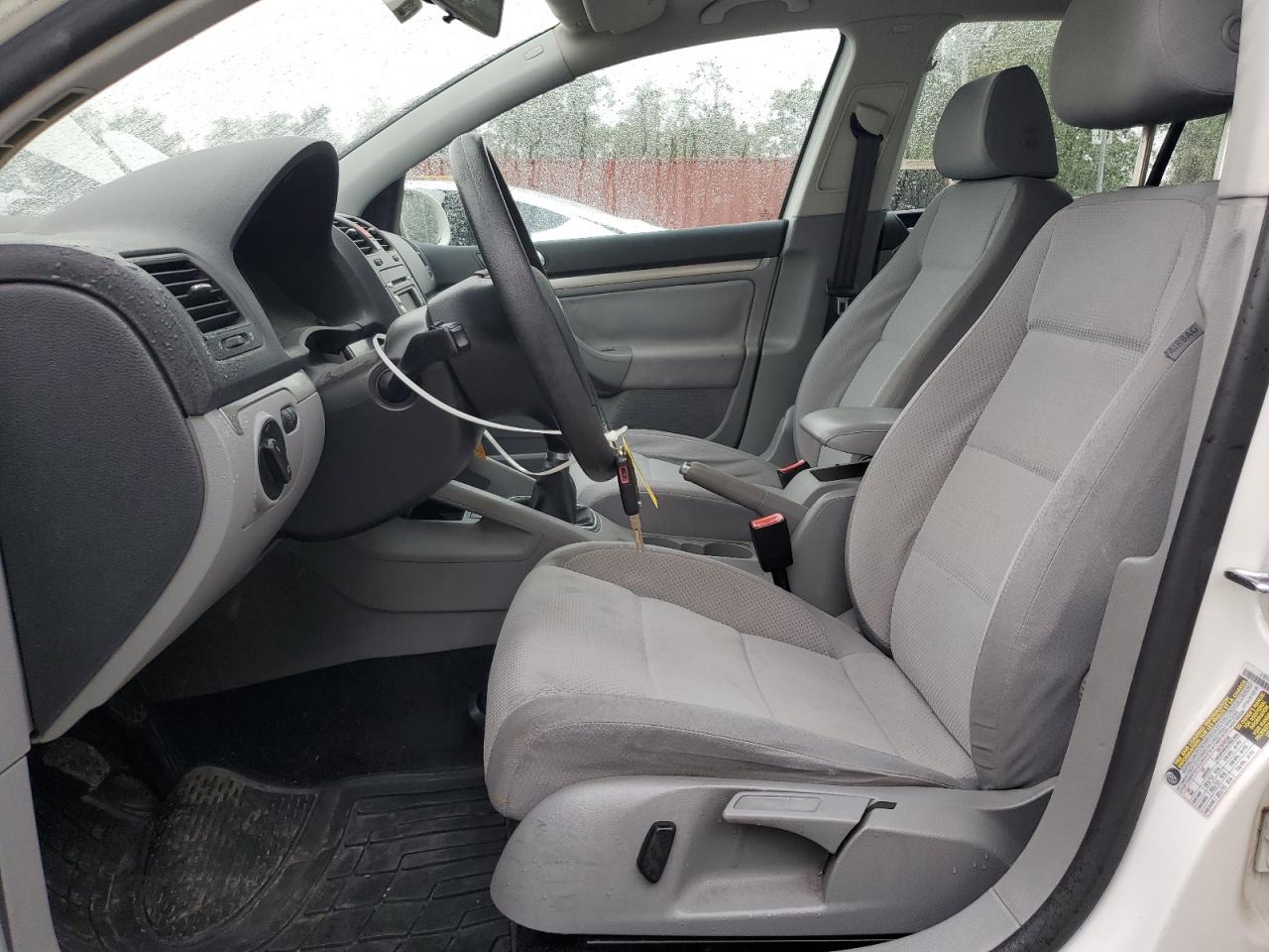 Lot #3302758339 2008 VOLKSWAGEN RABBIT