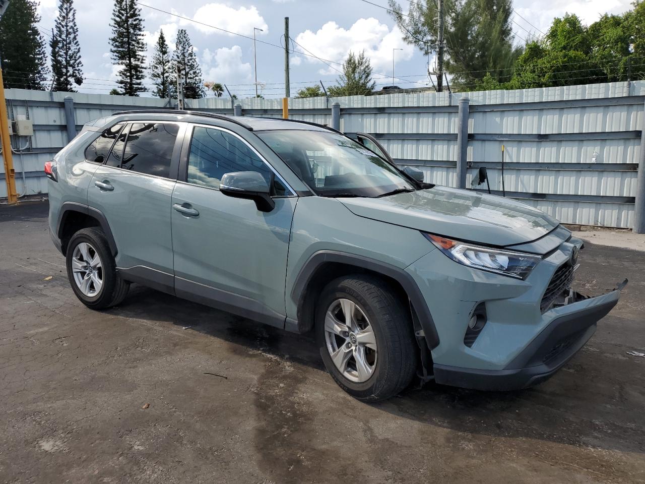 Lot #3304577436 2020 TOYOTA RAV4 XLE