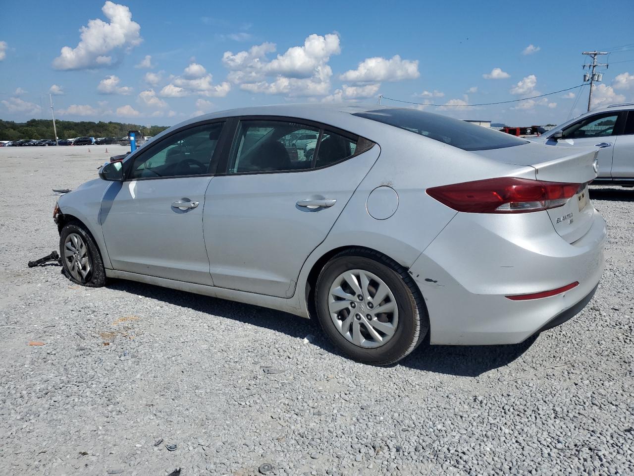 HYUNDAI ELANTRA SE