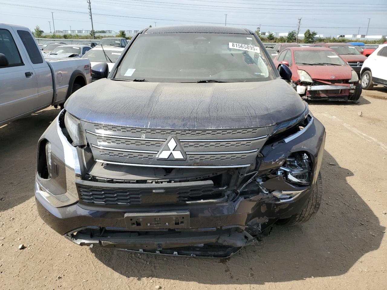 MITSUBISHI OUTLANDER SE