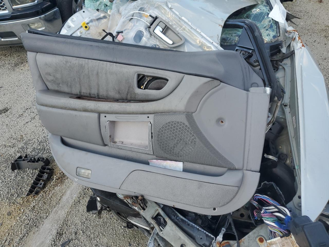 Lot #3285650282 2001 TOYOTA AVALON XL