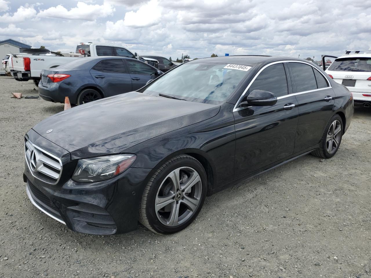 MERCEDES-BENZ E-CLASS 300
